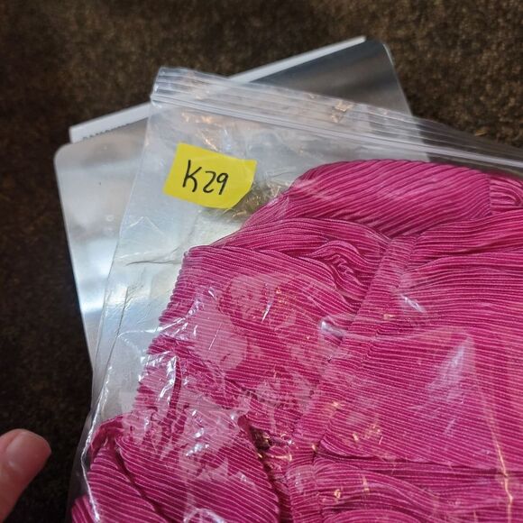 Almost Famous Ribbed Flutter Sleeve Pink Top Size Large - Picture 8 of 8